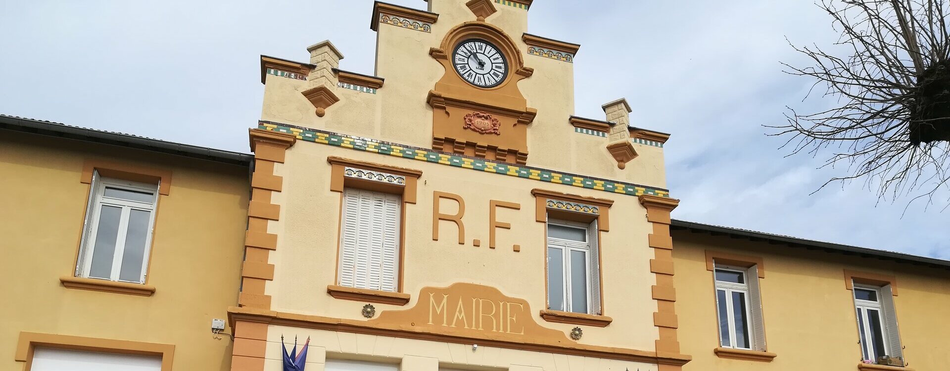 Bienvenue à la Mairie de Montchal dans la Loire